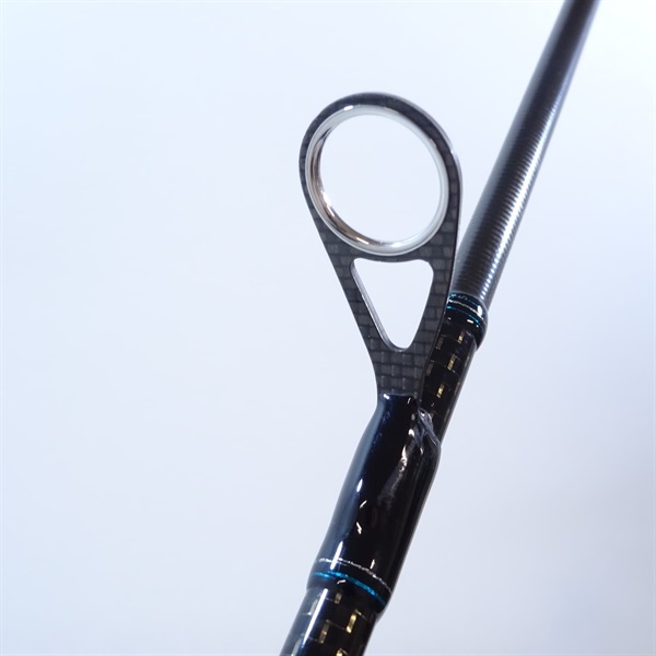 エメラルダスストイストＡＧＳ８４Ｍ